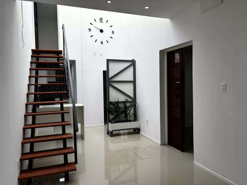 Venta Casa 3 Dormitorios - Reciclada A 2 Cuadras Del Antel Arena (pérez Castellanos)