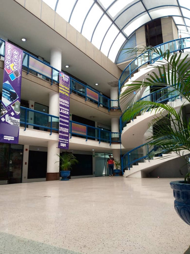 Vende Centro Comercial Avenida Bolivar De Valencia