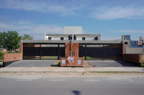 Casa En Venta 3 Dormitorios En Docta - Barrio Cerrado - No Es Apto Bancor
