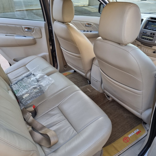 Imagem 9 de 13 de Hilux Sw4 3.0 4x4 Diesel 2008, Automática, Super Conservada