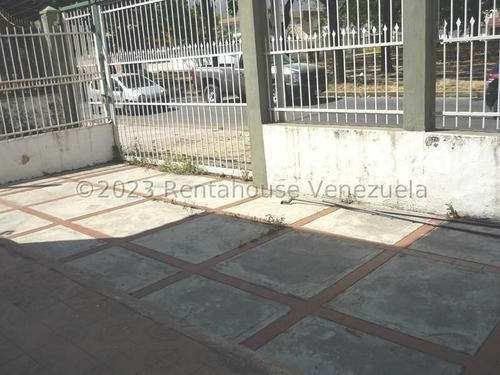 Imagen 15 de 18 de En Alquiler Espaciosa Aparto-quinta Ubicada En Avenida De Alto Tráfico En Prebo. Dos Niveles Ideal Para Su Negocio