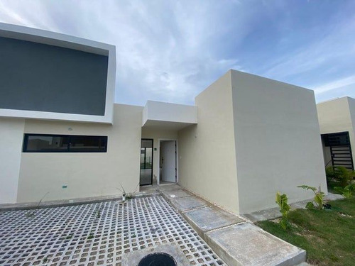 Villas Tipo Duplex En Venta En Punta Cana, Bávaro, 2 Habitac