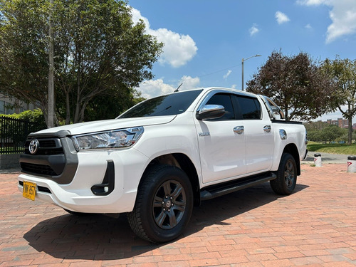 Toyota Hilux 2.4 Diesel 4x4