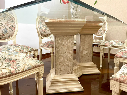 Mesa De Janta Com 8 Cadeiras E Buffet, Estilo Classico. Bege Florido