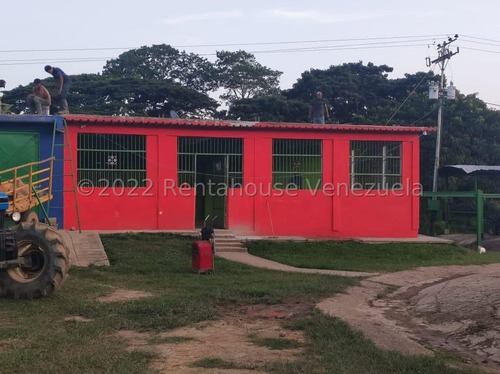 Julio Latouche 25-16896 Finca Ganadera En Venta Carabobo, 267 Hectáreas, Casa Principal De 550 Mts2, Dos Lagunas Para Riego.