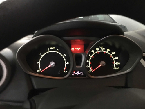 Ford Fiesta Kinetic Design 1.6 Design Sedan 120cv Trend 2011