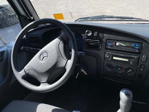 Imagen 6 de 15 de Mercedes Benz Accelo 815/39 Cabina Ext. Blanco