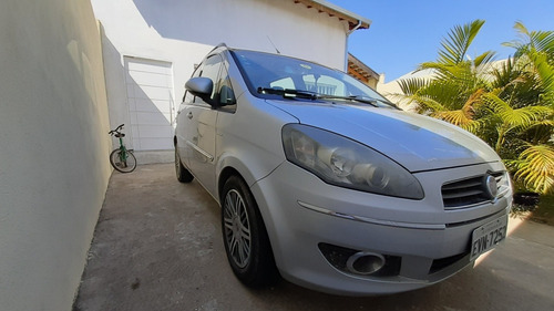 Imagem 2 de 9 de Fiat Idea 2012 1.6 16v Essence Flex Dualogic 5p