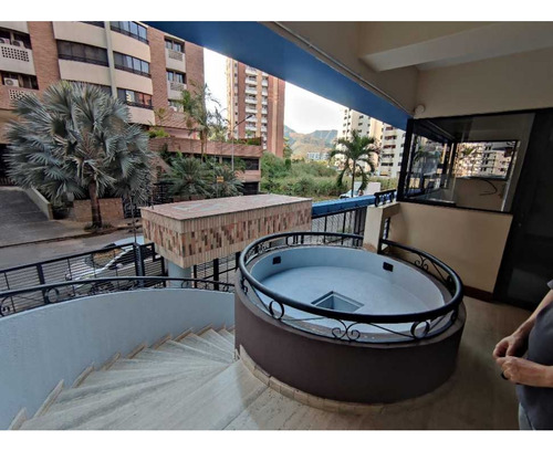 Apartamento En Venta El Bosque Valencia Up-7234629