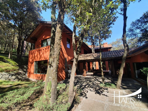 Casa De Revista En El Bosque De Tlalpuente.