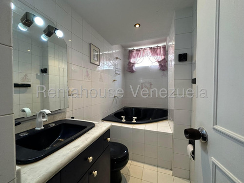 Consigue Apartamento En Venta En Urbanización El Bosque Maracay Piso Bajo Grande Cómodo Excelente Condominio Agua Seguridad Nela 25-9970