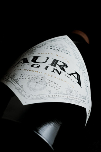 Imagen 3 de 7 de Aura Gin Handcrafted Premium London Dry 700ml