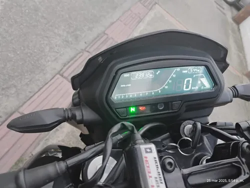 Moto Dominar D250- Modelo 2023 En Excelente Estado Color
