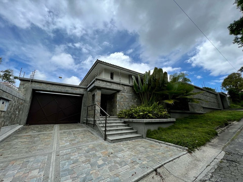 Vendo Casa 1350m2 4h/10b/10p Monte Elena 9049