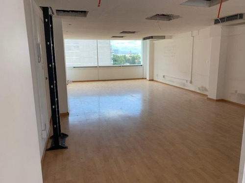 Del Valle Norte, 210m2, Vigilancia 24 Horas, Privados, Sala De Juntas, Área Abierta De Trabajo, Excelente Ubicación. El Precio Es Más Mantenimiento. Excelentes Vías De Acceso