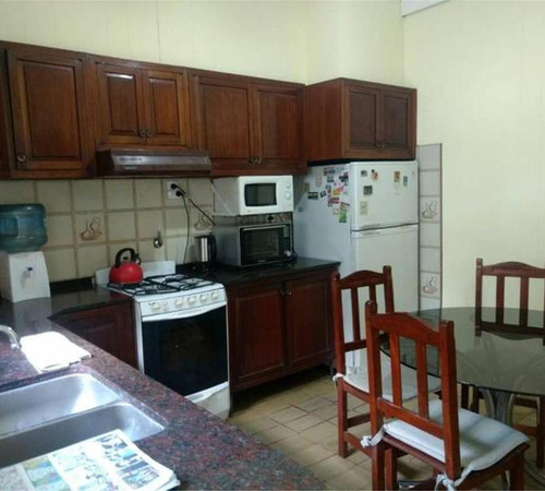 Chalet 5 Amplios Ambientes Con Extenso Parque