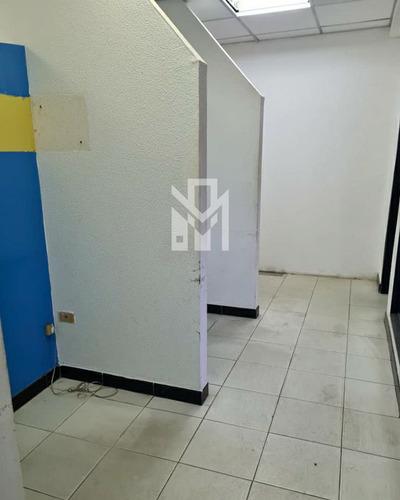 Local En Alquiler Y Venta, Centro Comercial Cristal, Puerto Ordaz.