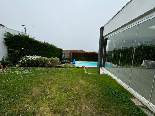 Se Vende Hermosa Casa En Exclusivo Sector De Concón