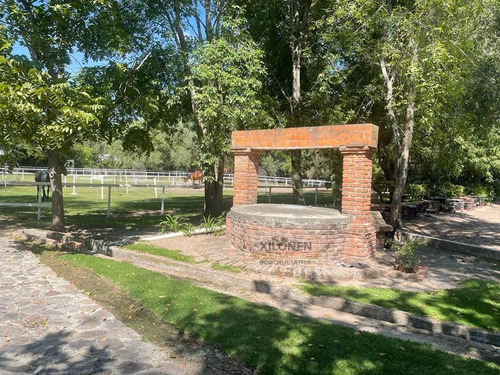Rancho Privilegiado Con 2 Pozos Y Bella Ecología. 10 Caballerizas, Potreros, Lago, Invernaderos, Cancha De Frontón, Instalaciones Diversas Para Animales. Y Casa Campestre Con 3 Recámaras.