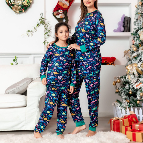 Pijama Familiar Navideño Redondo Con Estampado De Dinosaurio