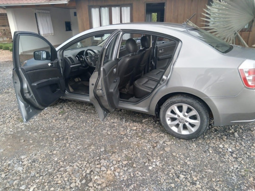 Imagem 1 de 6 de Nissan Sentra 2012 2.0 S Flex Aut. 4p
