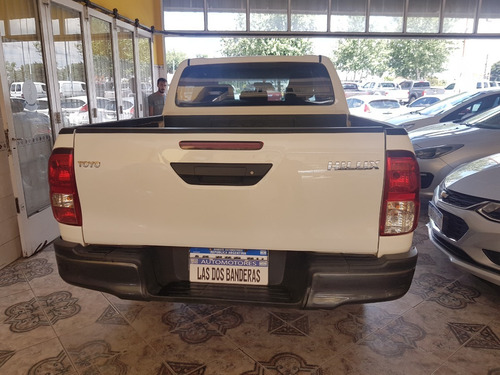 Imagen 5 de 7 de Toyota Hilux Dx 2.4 Doble Cabina 2018