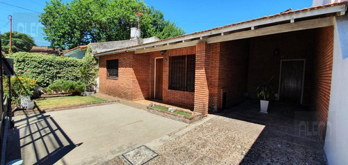Imagen 3 de 21 de Casa En Una Planta - Muy Buena Ubicación - Adrogué