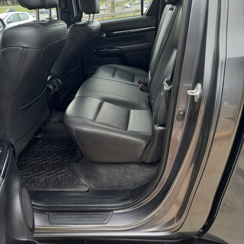 Toyota Hilux 2.8 Cd Srx 177cv 4x4