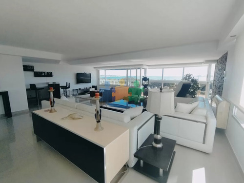 Venta De Apartamento De 3 Dormitorios Y Dependencia Con Vista A La Mansa - Ref : Eqp3807