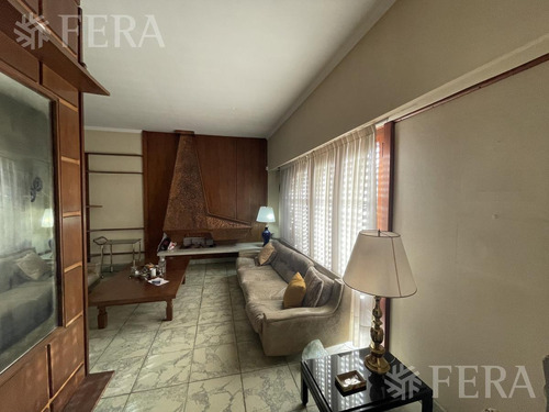 Imagen 3 de 17 de Venta Casa 4 Ambientes Con Cochera, Quincho Y Fondo Libre Con Piscina En Don Bosco (30983)