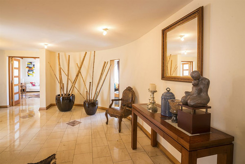 Gran Casa Familiar En Sector Residencial De Concón