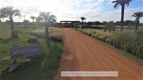 Terreno En Barrio Cerrado Al Mar- Uruguay