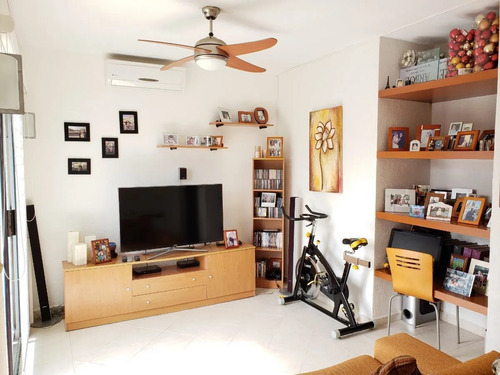 Casa Venta En Cancún, Privada De Valparaíso L. #· 31 Mz # 33 Supermanzana 523 Fracc. San Gerónimo En Cancún. Av. Cancún, Av. Chac Mool, Carr. Cancún - Tulum, Av. Nichupté, Tec Campus Cancún. Fl19-ru