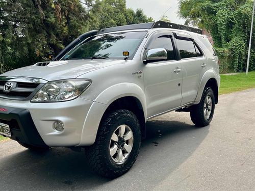 Toyota Hilux SW4 3.0 srv cuero manual