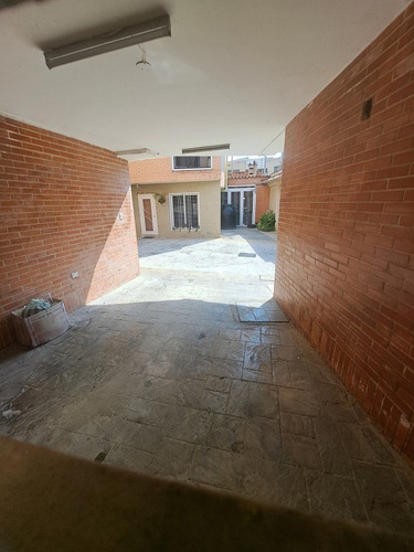 V.larez Vende Town House Res. Posada Del Sol Manantial Vith-008