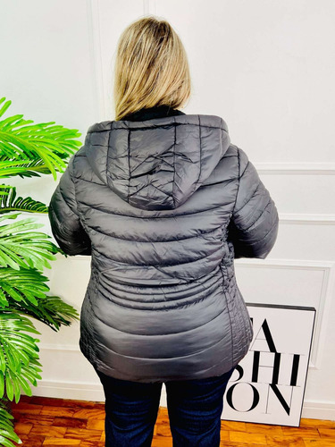 Imagem 6 de 6 de Jaqueta Fem Forrada Puffer Toca Removível Plus Size