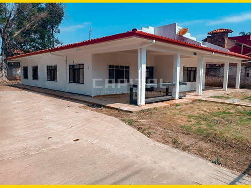 Casa De Una Planta En Alquiler Sobre Avenida Alemana, Amplio Terreno Maxima Exposicion