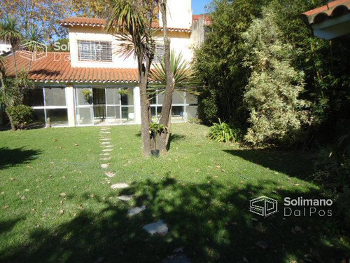 Chalet De 4 Amb. Con Gran Lote De 12 X 40 En San Isidro