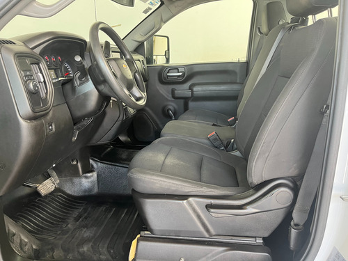 Chevrolet Silverado 6.6 3500 Chasis Cab V8 At