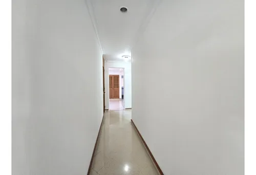 Vive En Laureles A Pasos De Santa Teresita, Excelente Distribución