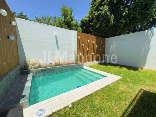 Casas 4 Amb Con Piscina, Cochera Y Parque, A Estrenar