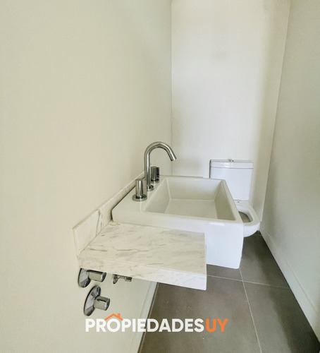Apartamento De 1 Dormitorio Piso Alto