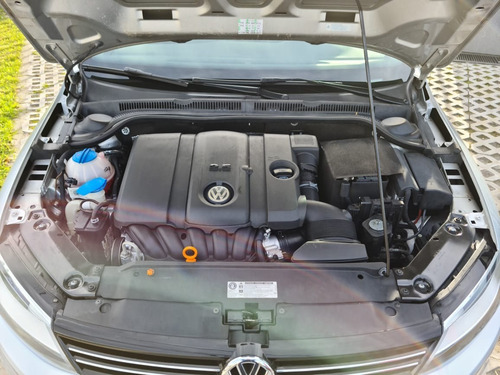 Volkswagen Vento 2.5 Luxury Triptronic 2011 Sarthou