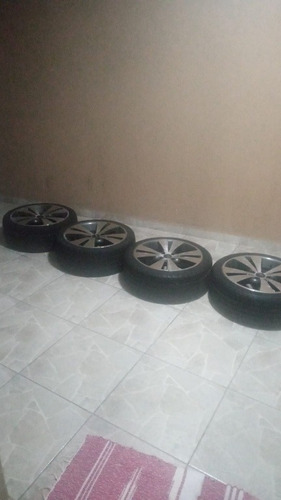 Imagem 1 de 1 de Vende-se Pneus Aro 17
