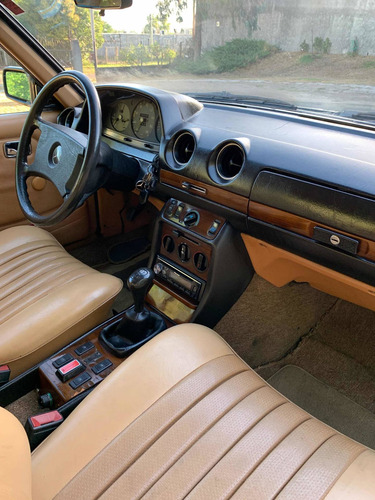Imagen 21 de 25 de Mercedes-benz 280c W123c