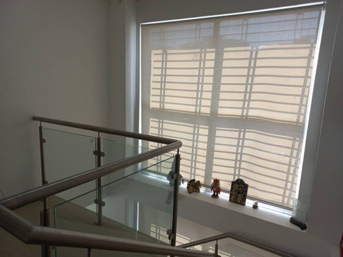 Imagen 15 de 26 de Liliana Martinez Remax Vende En Venta Townhouse Mañongo Calle Cerrada 178m2 Cd 10565