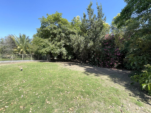 Se Vende Sitio De 2.964m Con Casa Completamente Remodelada.