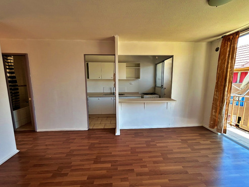Dpto. En 4to Piso Sin Ascensor, 3 Dorm 1 Baño, Juan Larenas