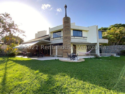  Casa En Venta En La Lagunita Country Club 2200 Metros Terreno  Pisos De Mármol 750 Construcción Cuatro Dormitorios Ocho Baños Diez Puestos De Estacionamiento Salón De Cine Piscina Y Gimnasio 