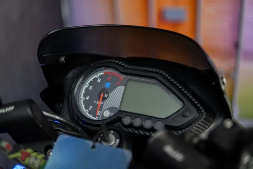 Bajaj Pulsar 180 Fi Neon 2022